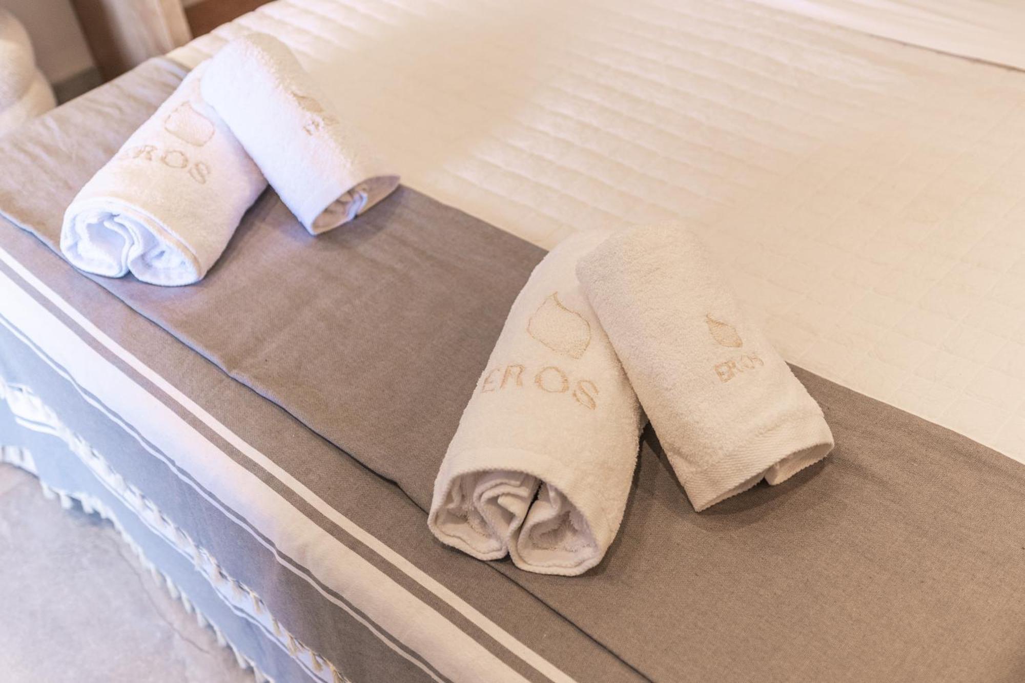 Eros Luxury Suites Rethymno Esterno foto